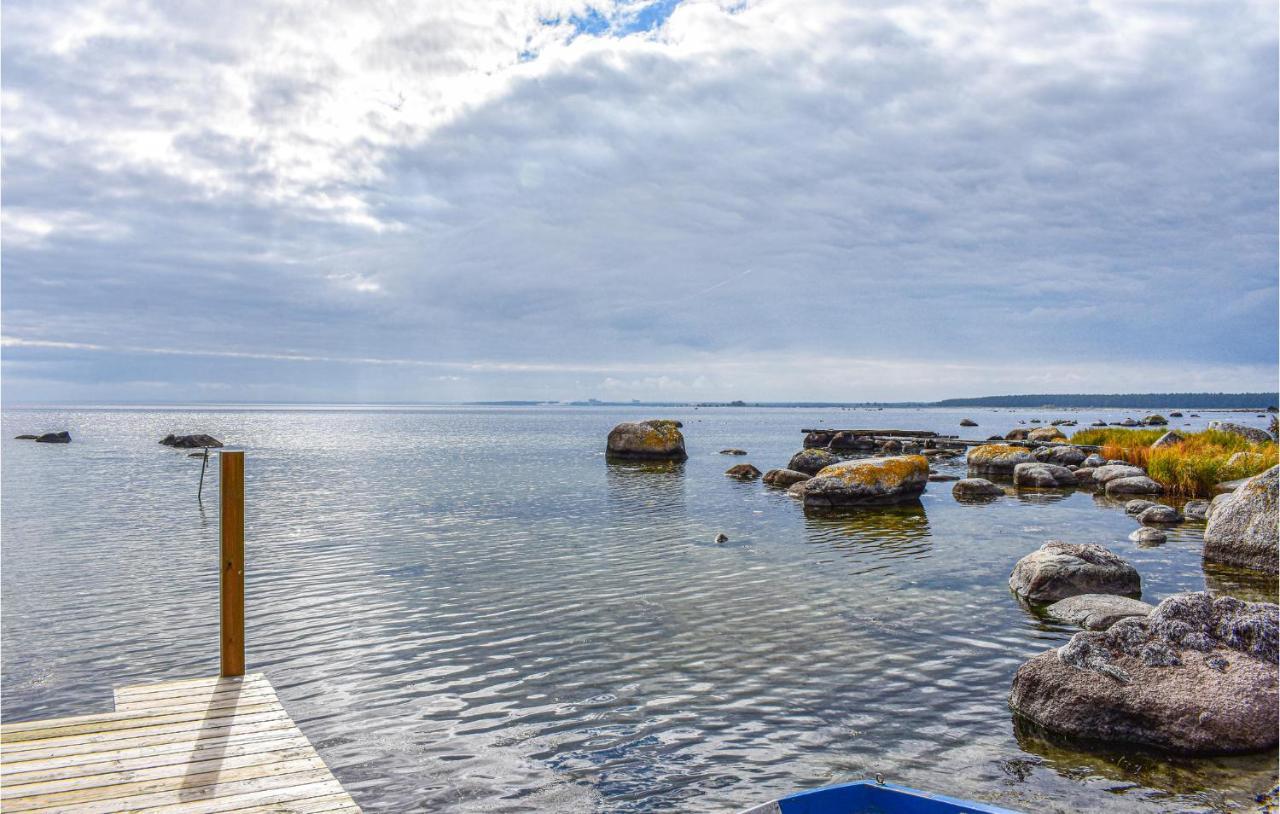 2 Bedroom Amazing Home In Fjaelkinge Luaran gambar